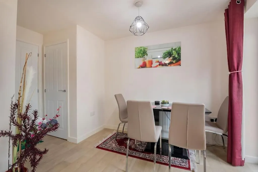Hemsworth Homestay With Double Bedroom And Private Bathroom