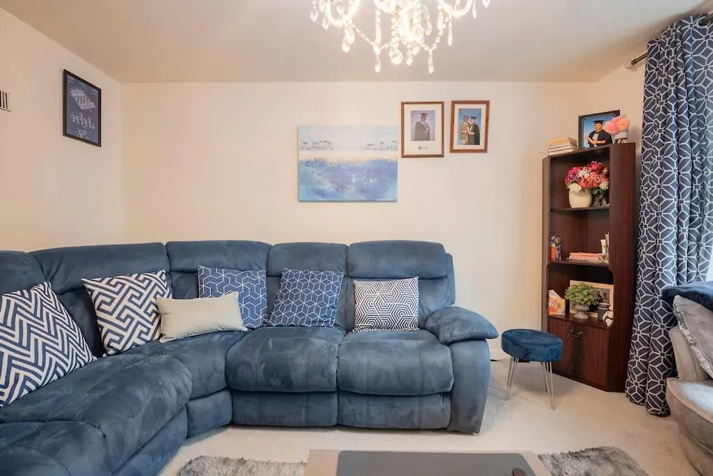 Hemsworth Homestay With Double Bedroom And Private Bathroom 0*,  Birleşik Krallık