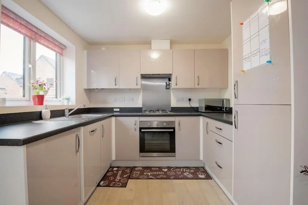 Hemsworth Homestay With Double Bedroom And Private Bathroom