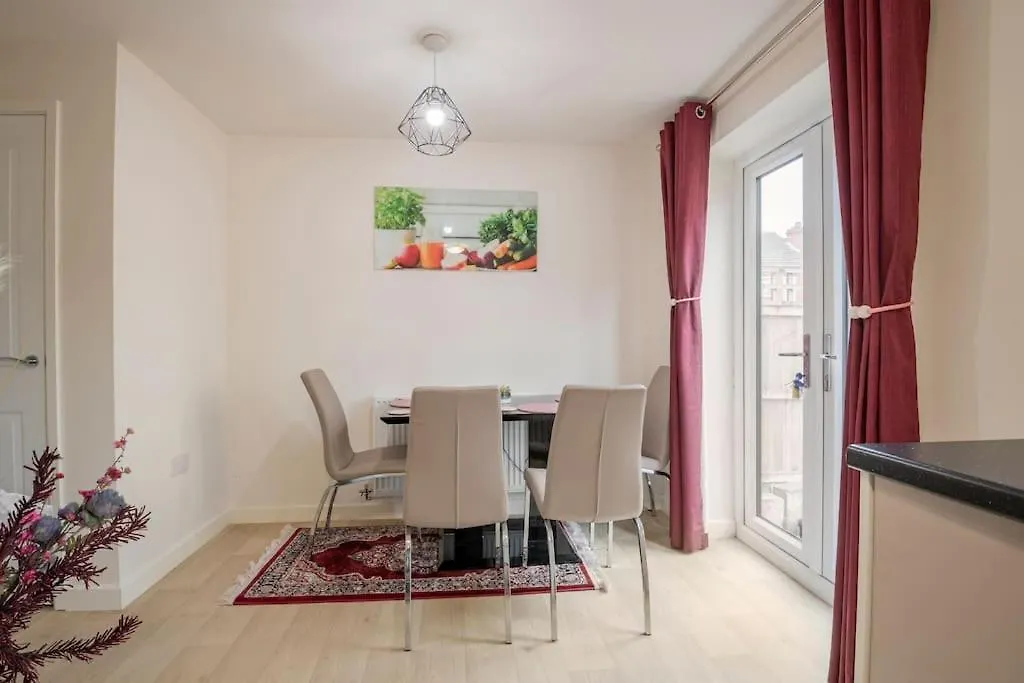 Hemsworth Homestay With Double Bedroom And Private Bathroom